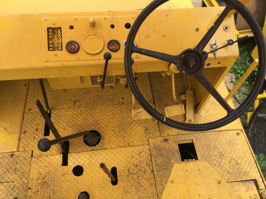 ขายด่วนรถบดล้อยาง9ล้อ SAKAI TS7409 เล่มทะเบียน พร้อมใช้งาน