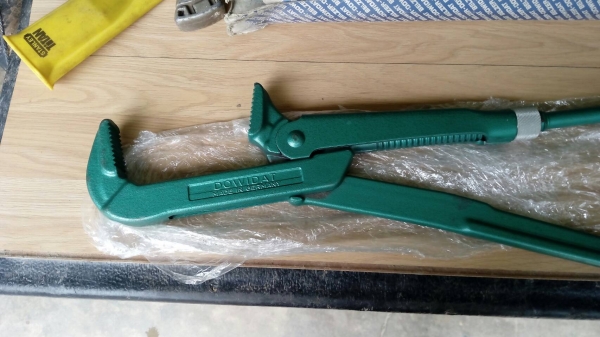 ขายคอม้ารุ่นมีคิ้วDOWIDAT Made in Germany. ขนาดปากจับ3"งานใหม่เก่าเก็บ ขายคอม้ารุ่นมีคิ้วDOWIDAT Made in Germany. ขนาดปากจับ3"งานใหม่เก่าเก็บ