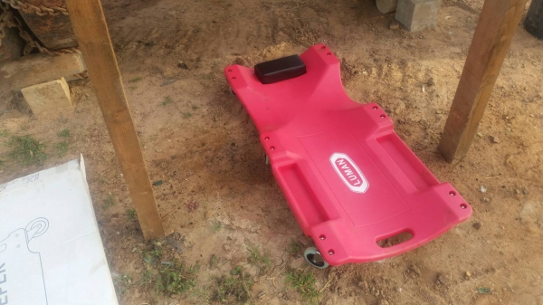 สาธิตตัวอย่างให้ดูครับ กระดานรองนอน ซ่อมใต้ท้องรถ LUMAN ของใหม่ นำเข้า