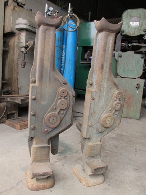 ขายแม่แรงปั้นจั่นBRANO ขนาดใหญ่ของเชคโกสโลวาเกีย ขายแม่แรงปั้นจั่นBRANO ขนาดใหญ่ของเชคโกสโลวาเกีย