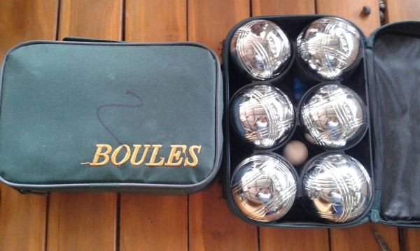 ชุดเปตองพร้อมแก่นกระเป๋าครบชุดสวยๆครับพร้อมใช้งานอุปกรณืครับ 6 ลูกพ้อมเล่นลาย 1ลาย 2 ลาย 3 และเรียบครับ ราคานี้คุ้มครับชุดเปตองพร้อมแก่นกระเป๋าครบชุดสวยๆครับพร้อมใช้งานอุปกรณืครับ 6 ลูกพ้อมเล่นลาย 1ลาย 2  ลาย 3  และเรียบครับ  ราคานี้คุ้มครับ