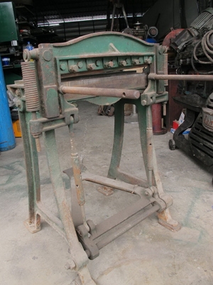 ขายโต๊ะกรรไกรขาเหยียบตัดเหล็กของอเมริกา