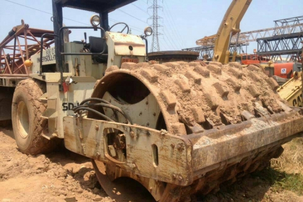 ขาย 595,000 INGERSOLLRAND SD-100Dสั่นสะเทือน 2 เพลา เครื่องดี เกียร์แรง เล่มทะเบียน(มี 3 คันให้เลือกล้อเรียบและล้อหนาม) รถสวยพร้อมใช้เอกสารพร้อมโอน 090-772-3710 090-772-3708 ขาย 595,000 INGERSOLLRAND SD-100Dสั่นสะเทือน 2 เพลา เครื่องดี เกียร์แรง เล่มทะเบียน(มี 3 คันให้เลือกล้อเรียบและล้อหนาม) รถสวยพร้อมใช้เอกสารพร้อมโอน 090-772-3710 090-772-3708