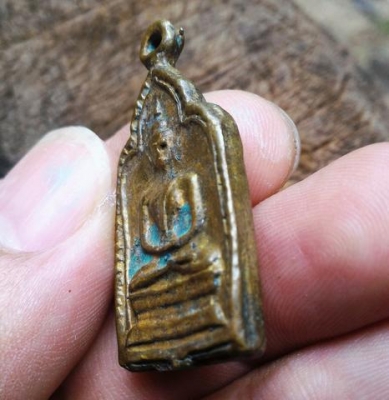 เหรียญพระพุทธ H01หลังยันต์ โลหะหล่อโบราณ