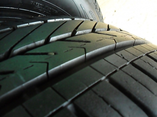 ยางกระบะ-เก๋ง-ตู้ ขอบ15 กู๊ดเยียร์205-65-R15 ปี14 (4เส้น3,200)