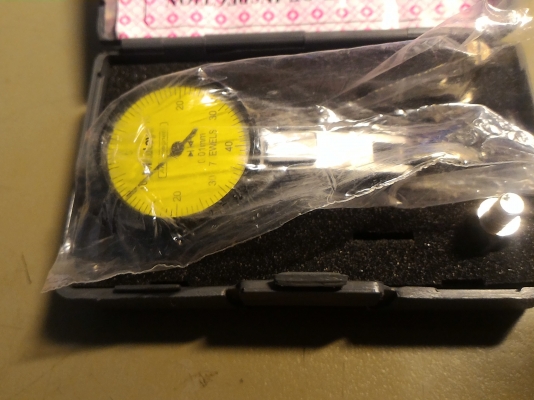 ไดอัลเกจแบบขากระดกขึ้น - ลง ยี่ห้อ mitutoyo ใช้ตั้งศูนย์ได้ทั้งด้านนอกและนอก