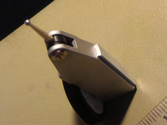 ไดอัลเกจแบบขากระดกขึ้น - ลง ยี่ห้อ mitutoyo ใช้ตั้งศูนย์ได้ทั้งด้านนอกและนอก