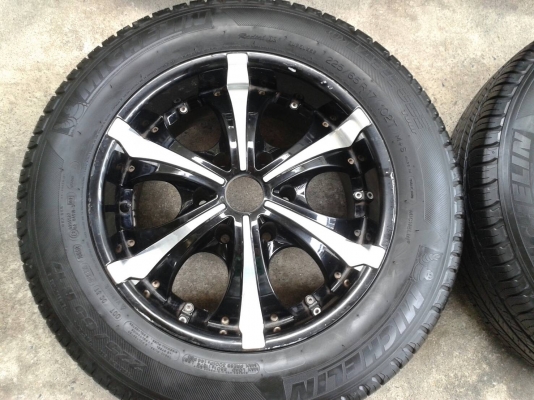 ขอบ17นิ้ว6รู พร้อมยาง สวยๆ 4 ล้อ ราคา 7800 บาท ขอบ17นิ้ว6รู พร้อมยาง สวยๆ 4 ล้อ ราคา 7800 บาท