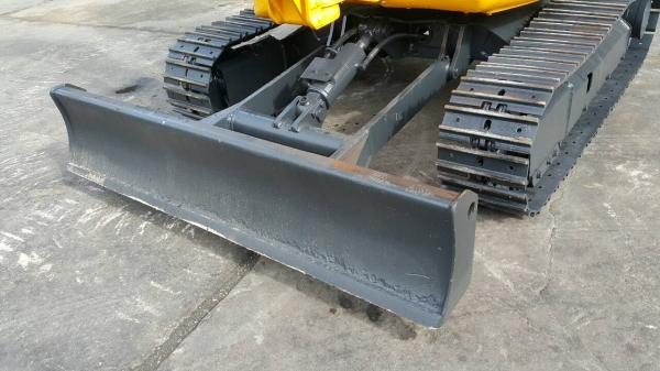 ขาย รถขุด KOMATSU รุ่น PC35MR -1- มือสองญี่ปุ่น แทรกเหล็ก สลัก บูทแน่น ทั้งคัน สวยพร้อมใช้งาน มือถือ/LINE ID : 0818753444