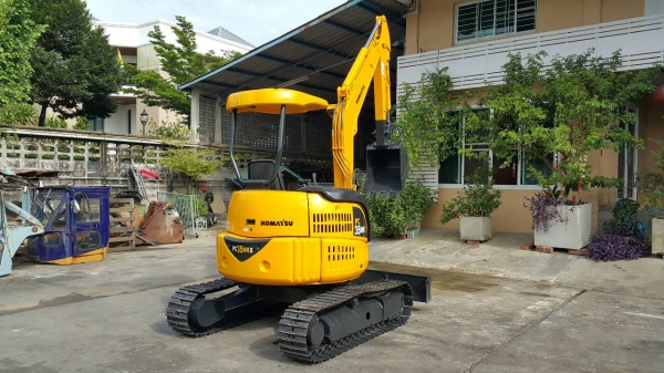 ขาย รถขุด KOMATSU รุ่น PC35MR -1- มือสองญี่ปุ่น แทรกเหล็ก สลัก บูทแน่น ทั้งคัน สวยพร้อมใช้งาน มือถือ/LINE ID : 0818753444