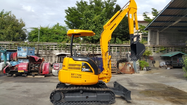 ขาย รถขุด KOMATSU รุ่น PC35MR -1- มือสองญี่ปุ่น แทรกเหล็ก สลัก บูทแน่น ทั้งคัน สวยพร้อมใช้งาน มือถือ/LINE ID : 0818753444