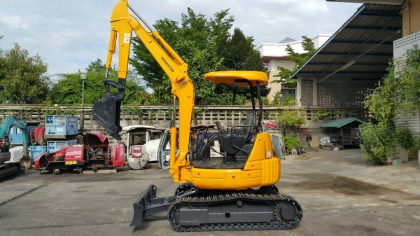 ขาย รถขุด KOMATSU รุ่น PC35MR -1- มือสองญี่ปุ่น แทรกเหล็ก สลัก บูทแน่น ทั้งคัน สวยพร้อมใช้งาน มือถือ/LINE ID : 0818753444