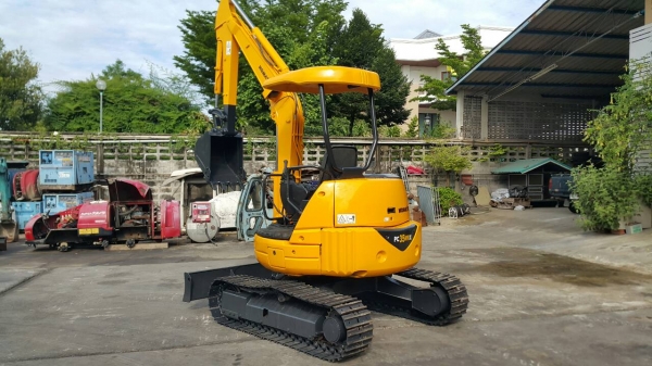 ขาย รถขุด KOMATSU รุ่น PC35MR -1- มือสองญี่ปุ่น แทรกเหล็ก สลัก บูทแน่น ทั้งคัน สวยพร้อมใช้งาน มือถือ/LINE ID : 0818753444