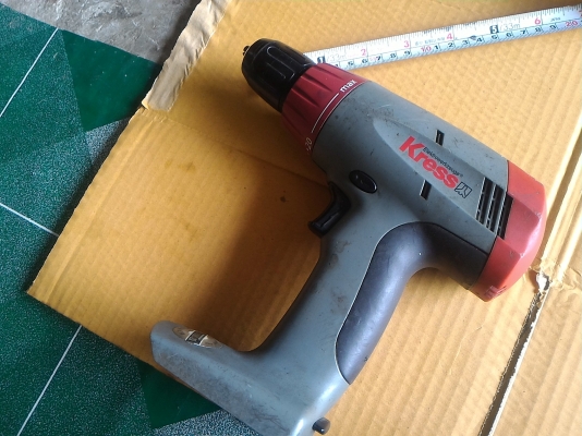 สว่านไร้สายและไขควงปรับตั้งแรงบิดได้ ยี่ห้อ Kress ของ สวิสแลนด์