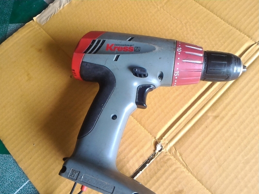 สว่านไร้สายและไขควงปรับตั้งแรงบิดได้ ยี่ห้อ Kress ของ สวิสแลนด์