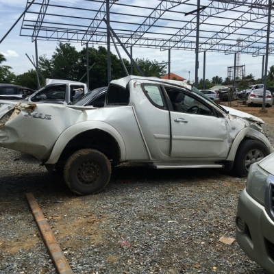 ซากไททั่น เครื่อง2500VG ถอดเเยกขายเป็นอะไหลทุกอย่างทั่งคันมีหลายรุ่นเก๋งเเละกระบะหลายรุ่นเเยกขายทุกคัน ซากไททั่น เครื่อง2500VG ถอดเเยกขายเป็นอะไหลทุกอย่างทั่งคันมีหลายรุ่นเก๋งเเละกระบะหลายรุ่นเเยกขายทุกคัน