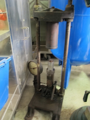 ขายแท่นอัดไฮดรอลิคเก่าโบราณของอเมริกา แรงอัด20ตันหายากน่าใช้หรือสะสม