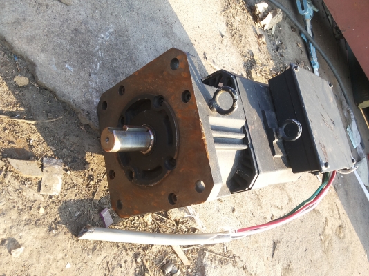 AC SERVO MOTOR  ยี่ห้อ  YASKAWA  ขนาด 2.2 KW. ( 3 แรงม้า )