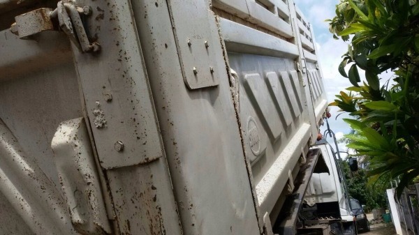 ขายหางสามมิตรหางสองเพลา ปี 49