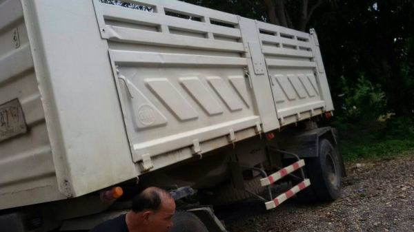 ขายหางสามมิตรหางสองเพลา ปี 49