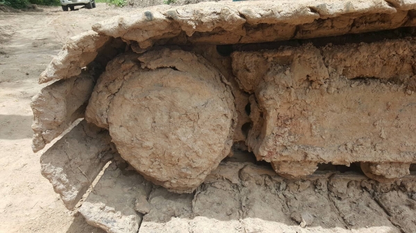 ขาย แบคโฮ HITACHI EX200-2 เอกสารใบซื้อขาย เอวกับช่วงล่างดี เครื่องหลวมทำงานมีโหลด ขายตามสภาพครับ ขาย แบคโฮ HITACHI EX200-2 เอกสารใบซื้อขาย เอวกับช่วงล่างดี เครื่องหลวมทำงานมีโหลด ขายตามสภาพครับ