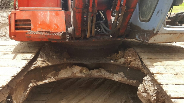 ขาย แบคโฮ HITACHI EX200-2 เอกสารใบซื้อขาย เอวกับช่วงล่างดี เครื่องหลวมทำงานมีโหลด ขายตามสภาพครับ ขาย แบคโฮ HITACHI EX200-2 เอกสารใบซื้อขาย เอวกับช่วงล่างดี เครื่องหลวมทำงานมีโหลด ขายตามสภาพครับ