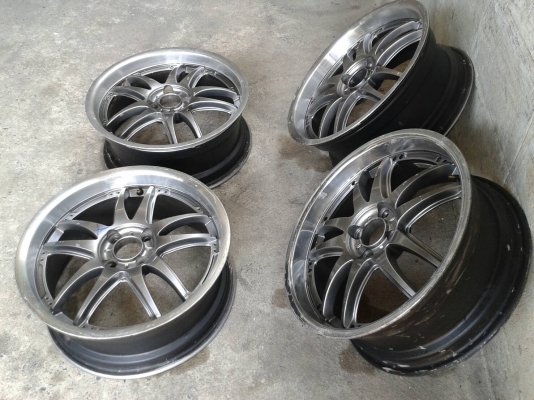 ขอบ17นิ้ว4รู100 สวยๆ 4 ล้อ ราคา 6900 บาท