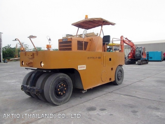 ขายรถบด9ล้อยาง  TS7409 ปุ๋ย 085-0221939