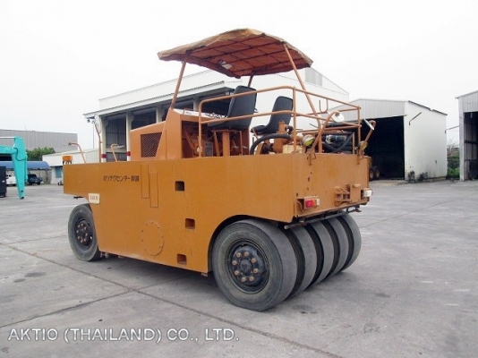 ขายรถบด9ล้อยาง  TS7409 ปุ๋ย 085-0221939