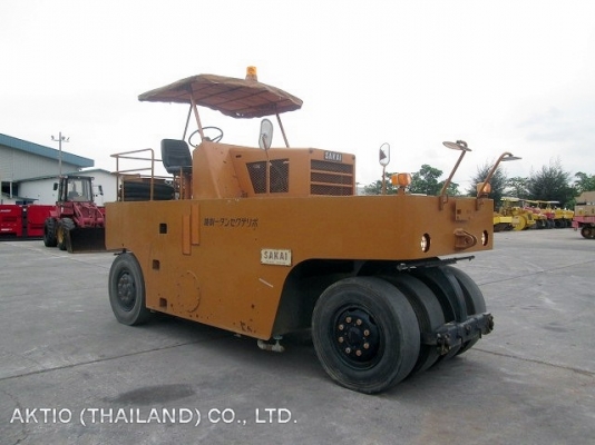 ขายรถบด9ล้อยาง  TS7409 ปุ๋ย 085-0221939