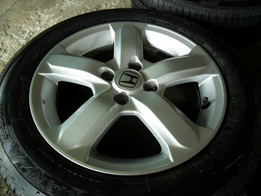 แม็กเก๋งขอบ15แท้ 4รู100พร้อมยาง (4ล้อ 3,800)