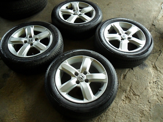 แม็กเก๋งขอบ15แท้ 4รู100พร้อมยาง (4ล้อ 3,800)