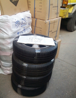 แม็กเก๋งขอบ15แท้ 4รู100พร้อมยาง (4ล้อ 3,800)