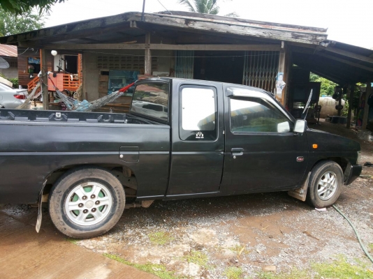 ขายนิสสันบิ๊กเอ็ม เครื่อง 2500 จอโค้ง ฝาแดง สภาพดี