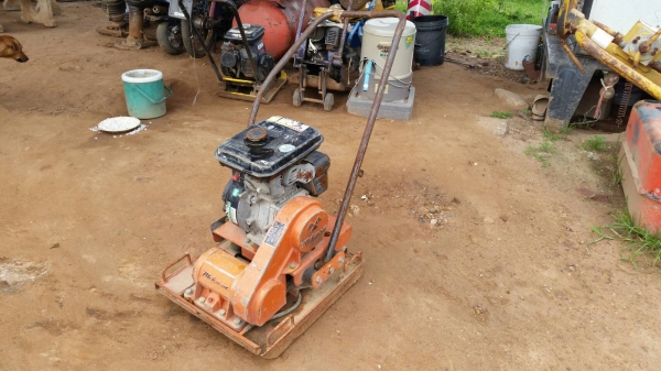 ขาย เครื่องตบดิน แบบพื้นเรียบ ตบเพลท เก่าญี่ปุ่น พร้อมใช้งาน ลงจากตู้มาเลยครับ