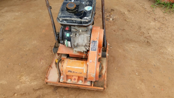 ขาย เครื่องตบดิน แบบพื้นเรียบ ตบเพลท เก่าญี่ปุ่น พร้อมใช้งาน ลงจากตู้มาเลยครับ