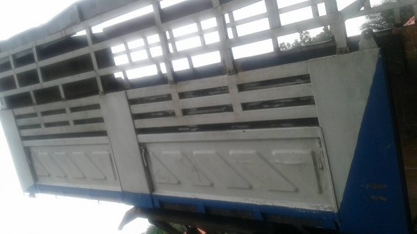 รถฮีโน่ 10 ล้อดั้ม FM1J 260 แรงม้า. ปี 38.    สนใจติดต่อ  081 - 6079515