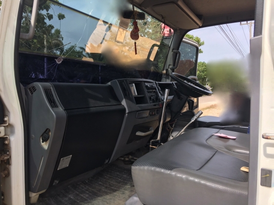 รถอีซุซุ 6 ล้อดั้ม NPR 150 แรงม้า ปี 53. , ( รถวิ่ง 19x,xxx กม. )        สนใจติดต่อ  081 - 6079515