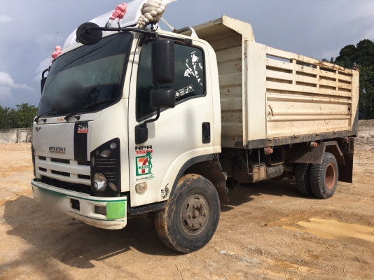 รถอีซุซุ 6 ล้อดั้ม NPR 150 แรงม้า ปี 53. , ( รถวิ่ง 19x,xxx กม. )        สนใจติดต่อ  081 - 6079515