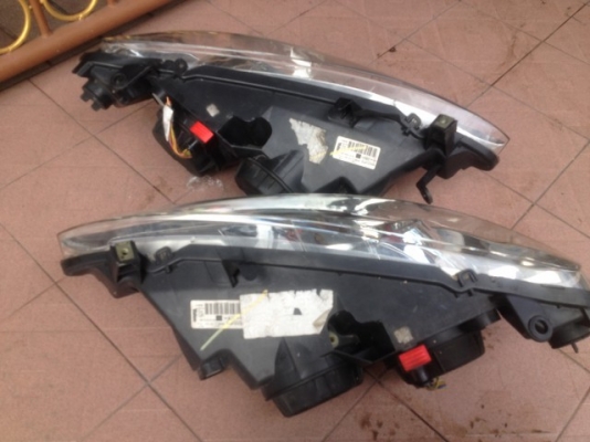 ไฟหน้า PEUGEOT 307 T5 เก่าญี่ปุ่นเเท้หลอดครบสภาพสวยใสๆคู่ละ ไฟหน้า PEUGEOT 307 T5 เก่าญี่ปุ่นเเท้หลอดครบสภาพสวยใสๆคู่ละ