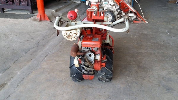 รถเกี่ยวข้าวเดินตามแบบมัดข้าวในตัว UEY เก่าญี่ปุ่น เกี่ยวมัด 1 แถว 2 ล้อ ใช้งานง่าย