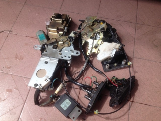 ชุดประตูดูดมาจากญี่ปุ่นไม่ทราบรุ่นของตามรูปชุดละ