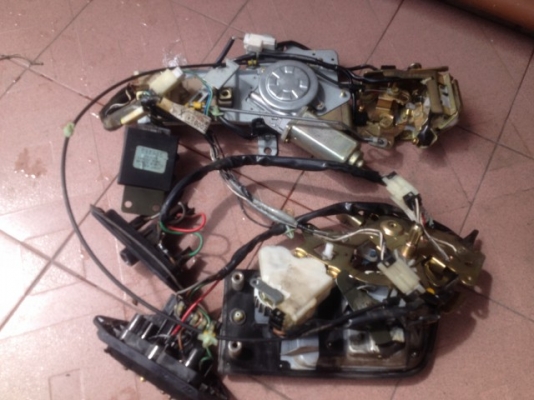 ชุดประตูดูดมาจากญี่ปุ่นไม่ทราบรุ่นของตามรูปชุดละ