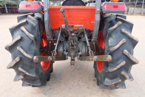 ขายรถไถรุ่น L4708sp ดาวน์ 20,000 บาท พร้อมใบมีด ผานพรวน มีเอกสารพร้อมโอน รถสวยพร้อมใช้งาน