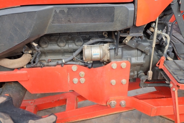 ขายรถไถรุ่น L4708sp ดาวน์ 20,000 บาท พร้อมใบมีด ผานพรวน มีเอกสารพร้อมโอน รถสวยพร้อมใช้งาน