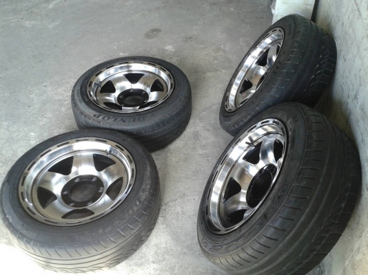 ขอบ16นิ้ว6รู พร้อมยาง สวยๆ 4 ล้อ ราคา 7800 บาท