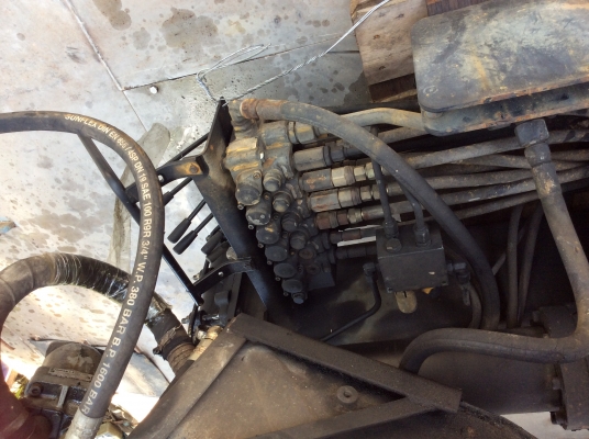 ขาย HIAB 175-3 เก่านอกพร้อมใช้ ขนาดยก 6.3ตันเมตร ยืดสุด 9.8 เมตร