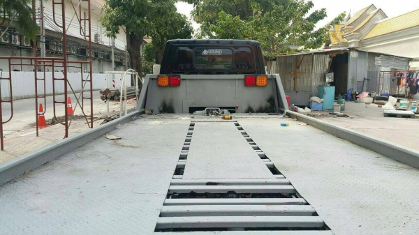 ขายรถสไลย์ 45 องศา ซื้อมาไม่ได้ใช้งาน ขายถูกตามสภาพเอกสารครบพร้อมโอน