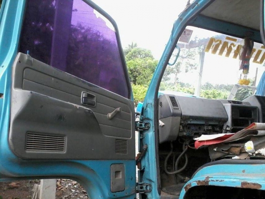 รถ 6 ล้อ ดูดส้วม ( ตัวรถมิตซู หัวอีซุซุ NKR) ราคา 157000 บาท