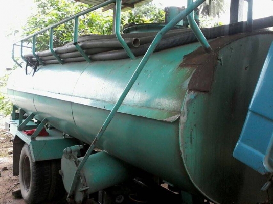 รถ 6 ล้อ ดูดส้วม ( ตัวรถมิตซู หัวอีซุซุ NKR) ราคา 157000 บาท